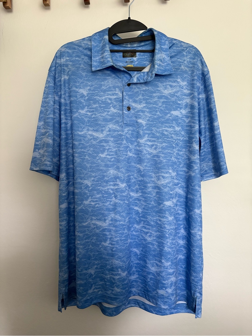 Greg Norman Collection Shark Print Performance Polo Size Large
